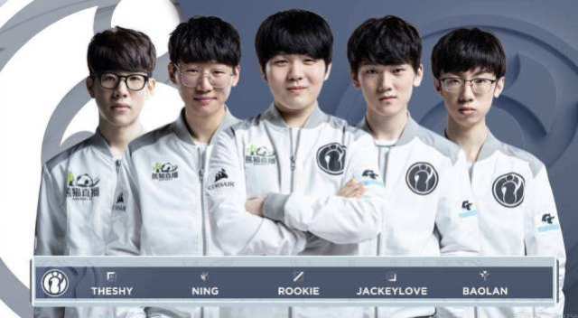 他的雕像不 他的雕像不