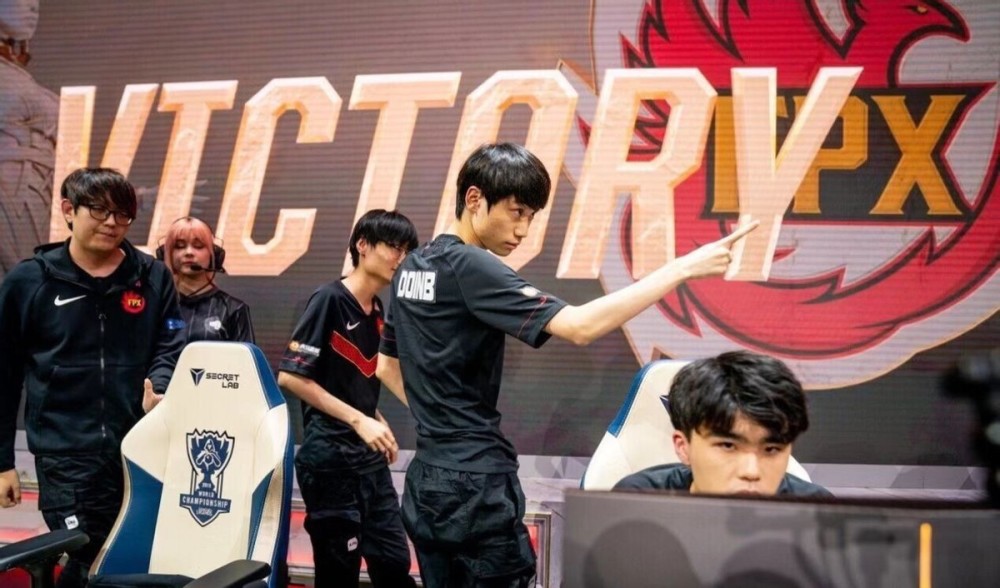 员铺设了舞 员铺设了舞