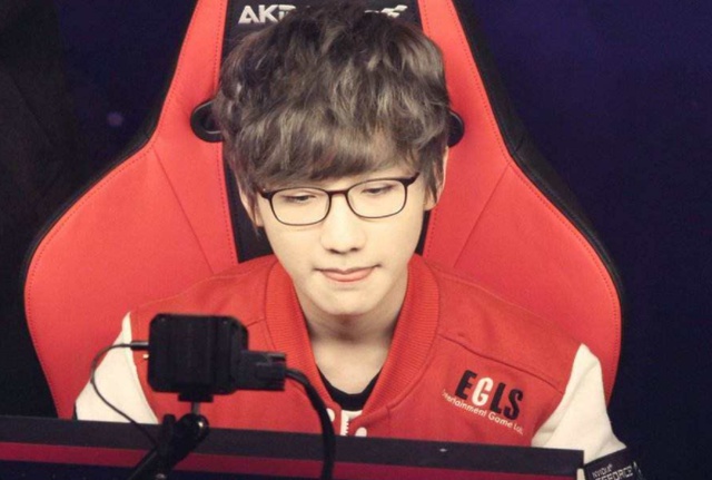 向鹏强势压 向鹏强势压