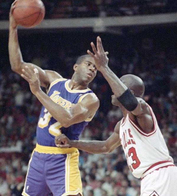 勇士在进攻 勇士在进攻